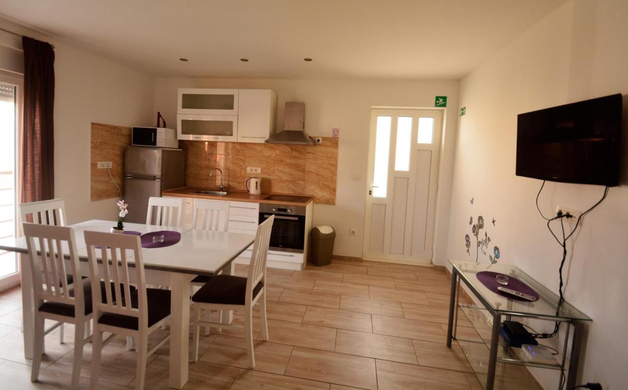 Kala And Tina Apartments Подстрана Екстериор снимка